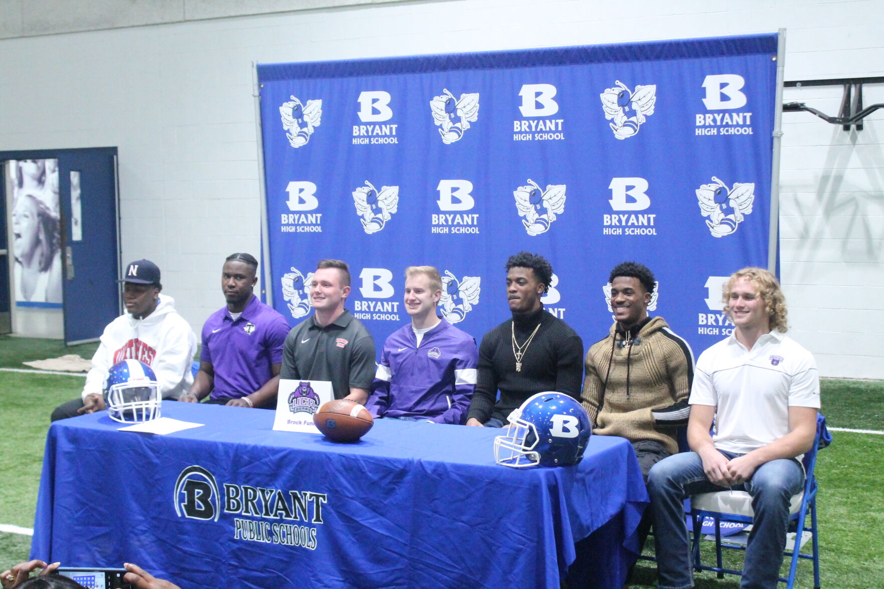 HORNET SIGNING